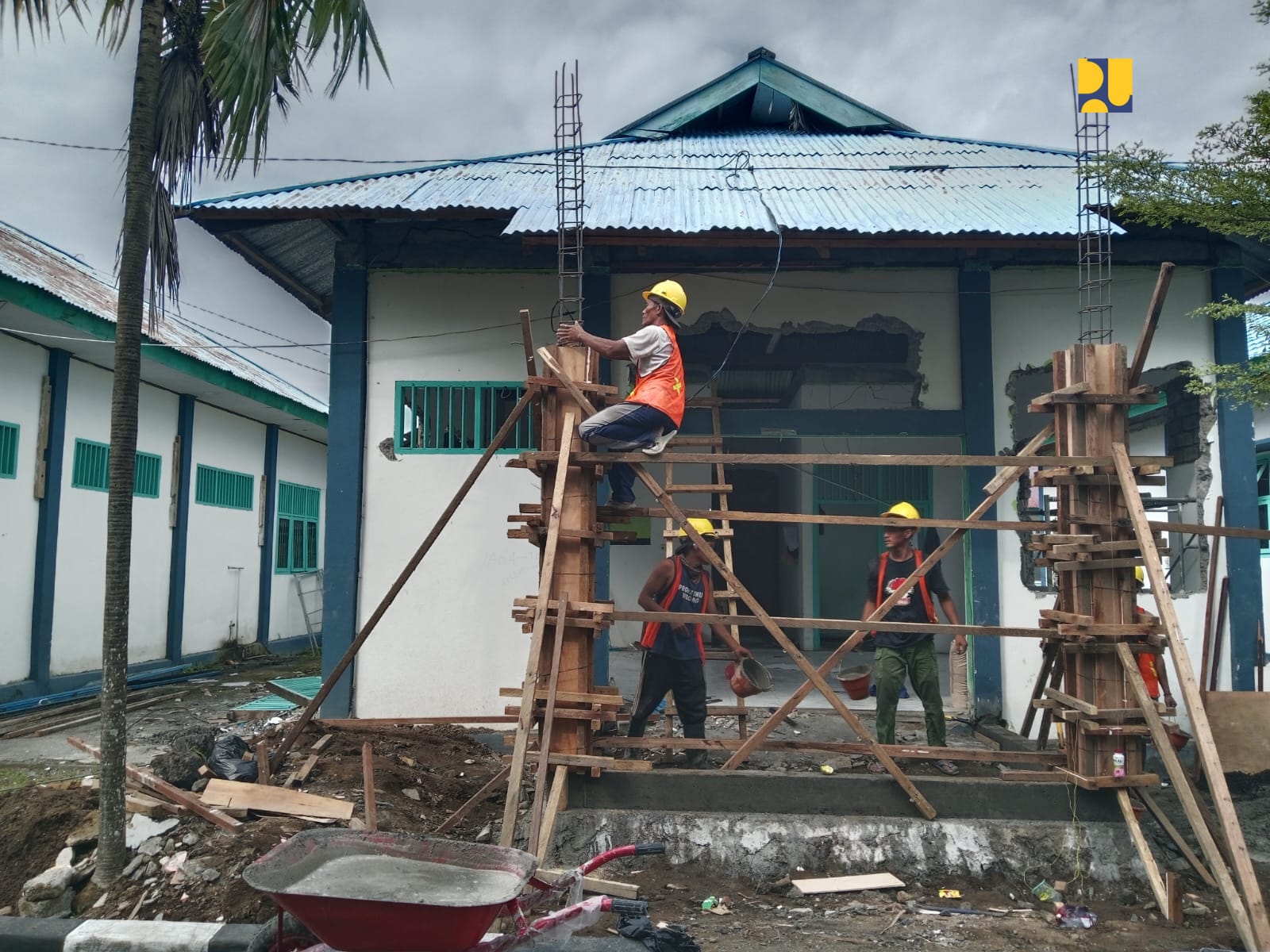 Pembangunan Sekolah Gratis